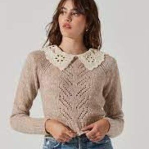 COPY - ASTR EMBROIDERED COLLAR SWEATER TAUPE/S